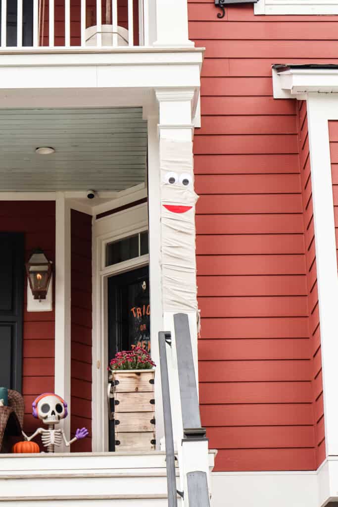 halloween mummy columns DIY