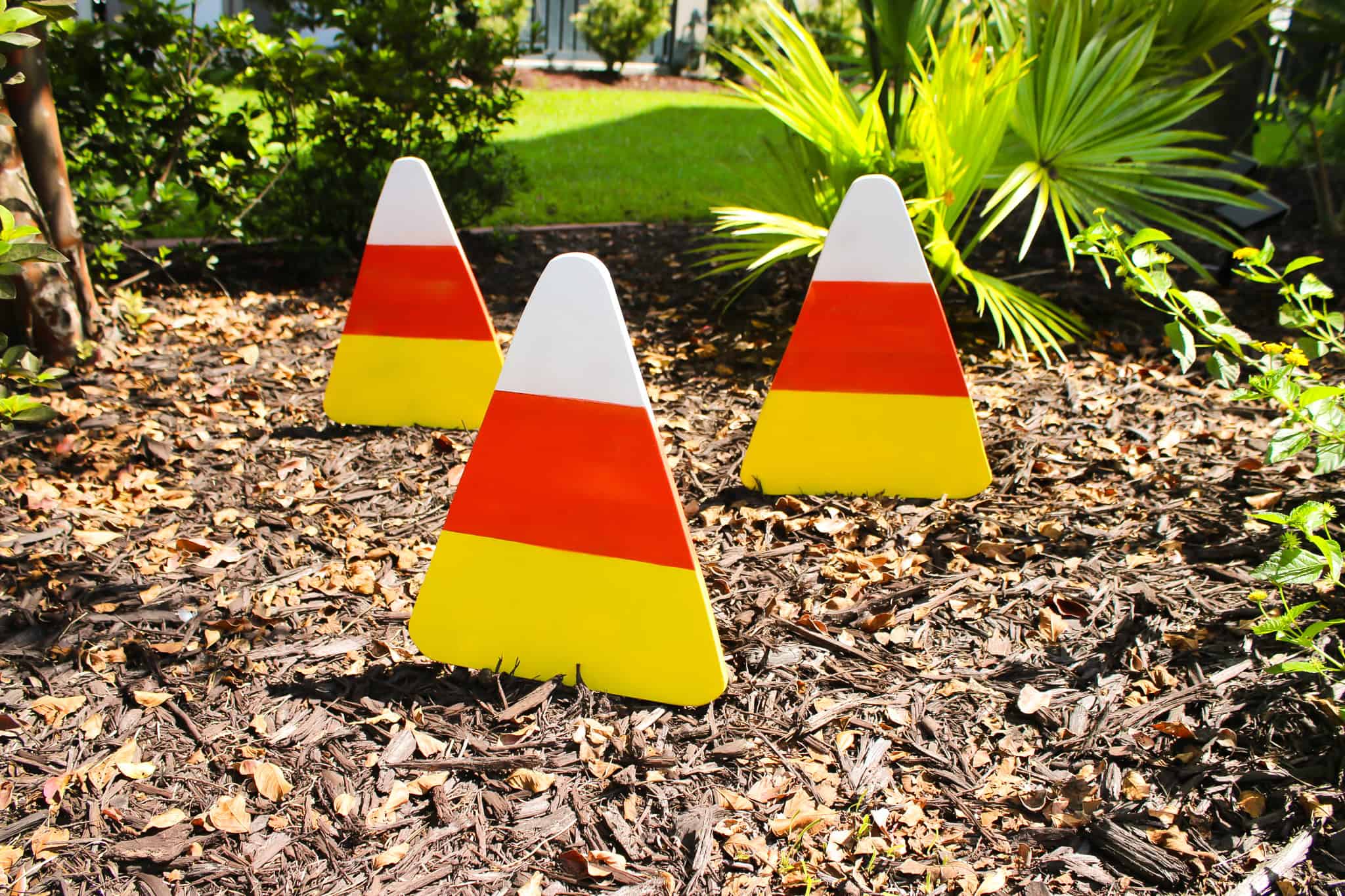 DIY candy corn yard stakes - Charleston Crafted
