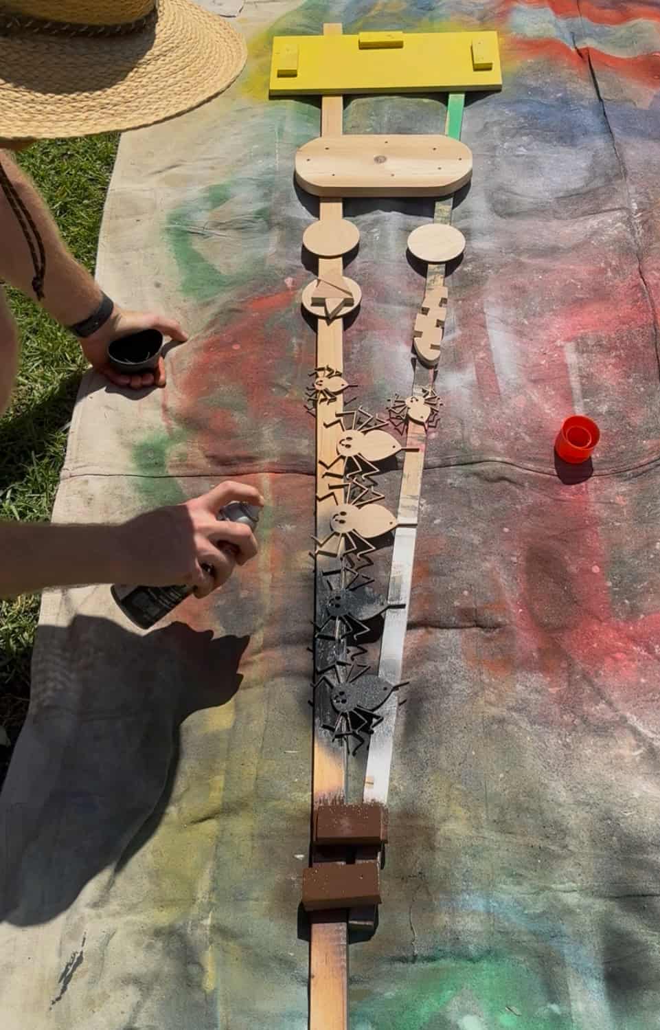 Spray painting spiders