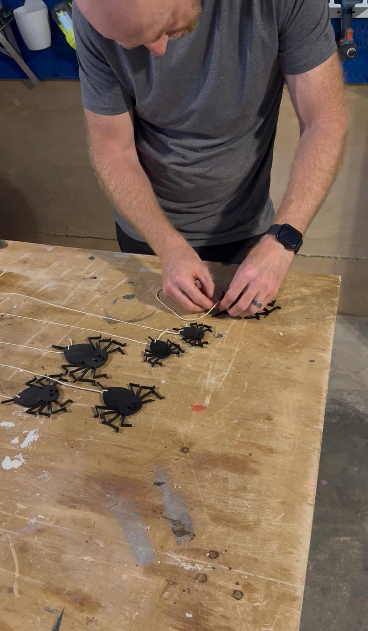Adding string to spiders