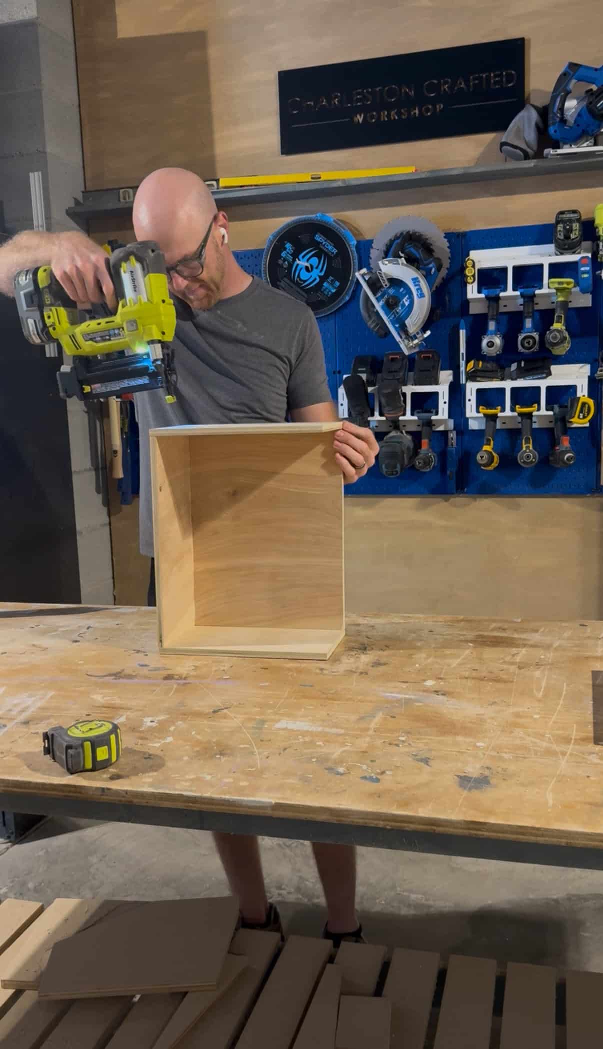 Assembling box for crate jack o lantern