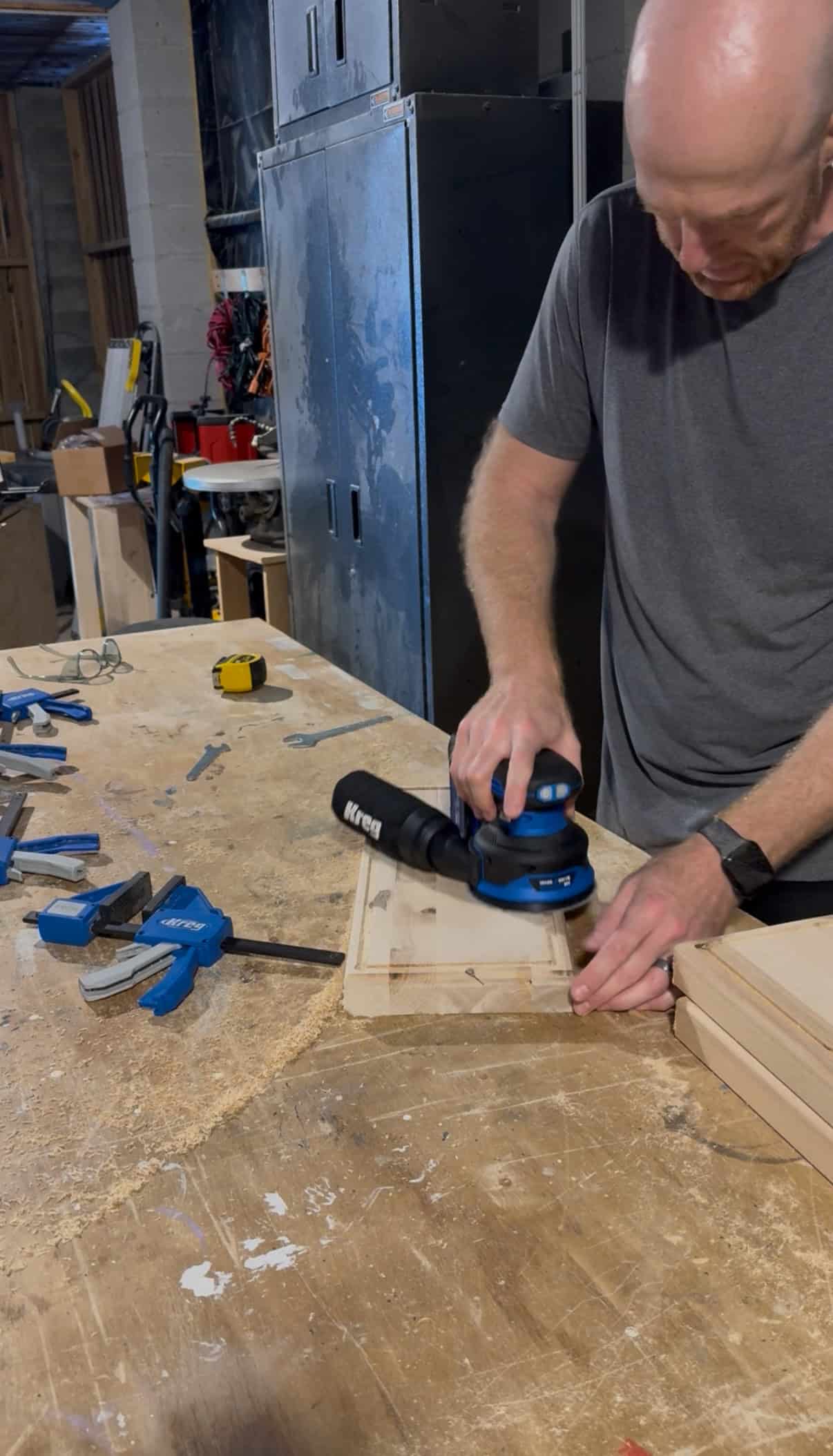 Kreg sander in use